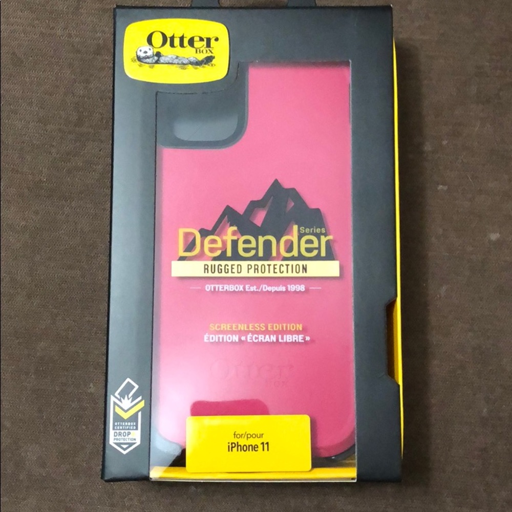 iPhone 11 Otterbox Defender Case in LoveBug Pink